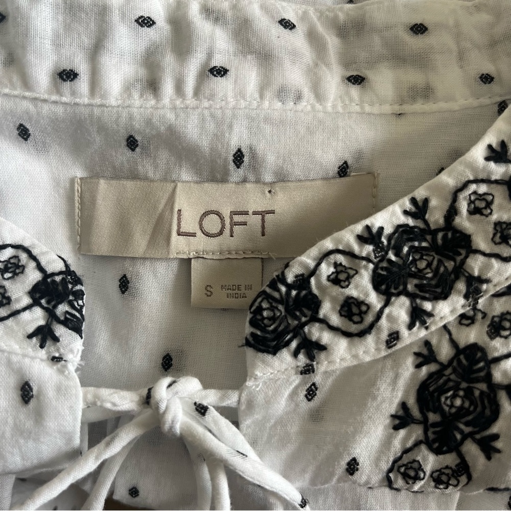 Loft Embroidered Floral Dot Ruffle Sleeveless Top White Sz S - Picture 16 of 16